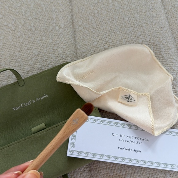 Van Cleef & Arpels cleaning kit - Picture 9 of 10
